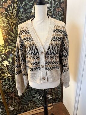 Steve Madden Beige and Black Patterned V-Neck Button Cardigan